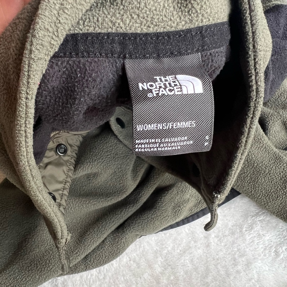 The North Face Green and Black Fleece Jacket - Picture 3 of 3